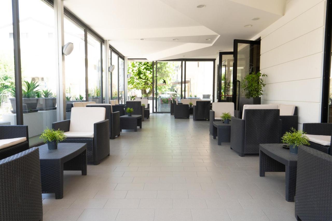 Hotel Tiglio Rimini Exterior photo