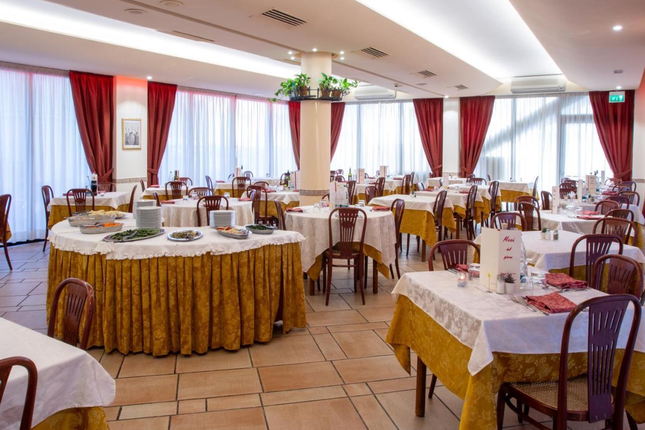 Hotel Tiglio Rimini Exterior photo